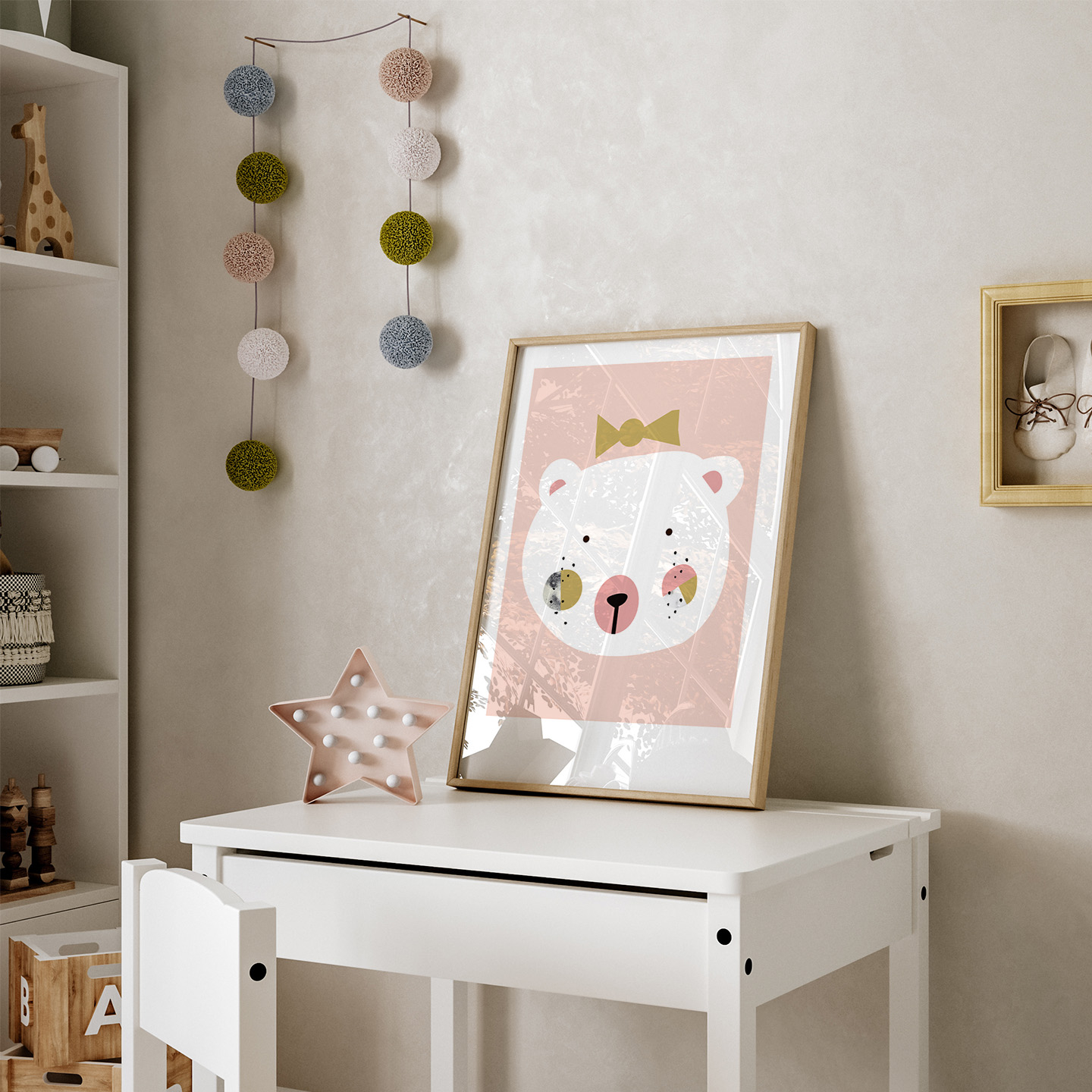 Little Ones Bear girl av Plakatwerket