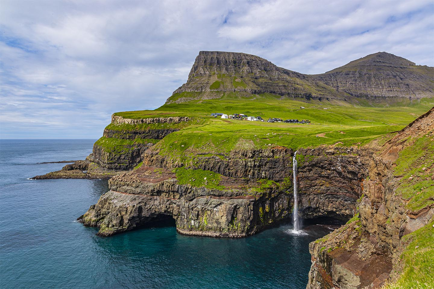 MuÌlafossur waterfall av Rasmus Gundorff Sæderup